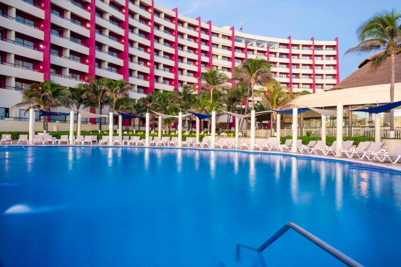 Crown Paradise Club Cancun Bagian luar foto
